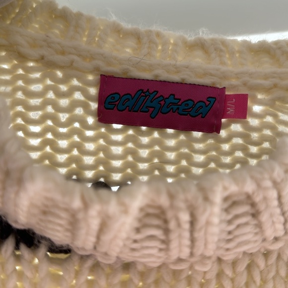 Black and White Stripped Sweater - Picture 2 of 2